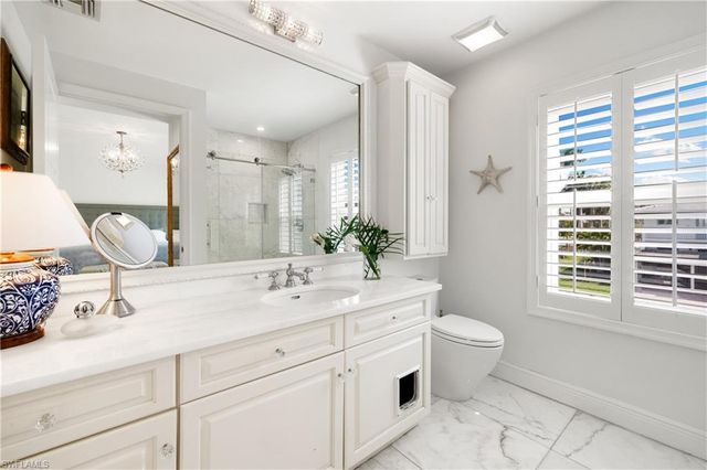 292 14th AVE S A, Naples, FL 34102