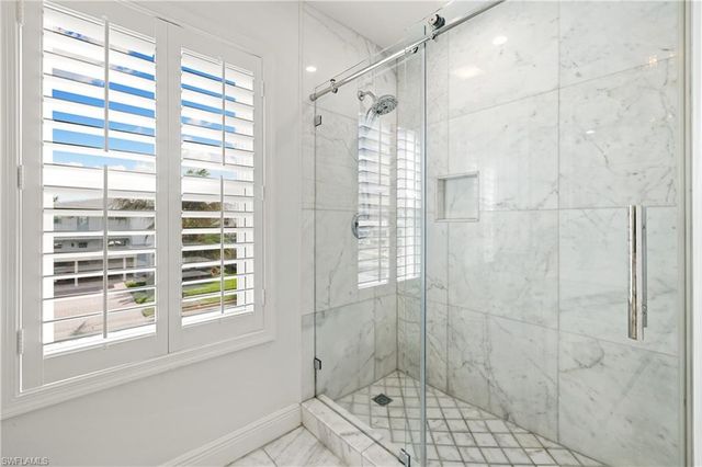 292 14th AVE S A, Naples, FL 34102