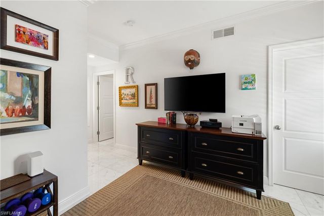 292 14th AVE S A, Naples, FL 34102