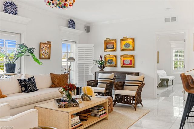 292 14th AVE S A, Naples, FL 34102