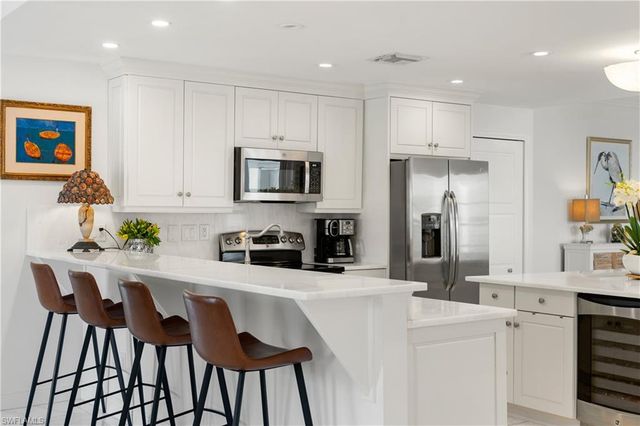 292 14th AVE S A, Naples, FL 34102