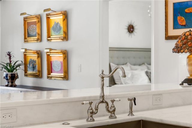 292 14th AVE S A, Naples, FL 34102