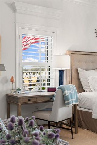 292 14th AVE S A, Naples, FL 34102