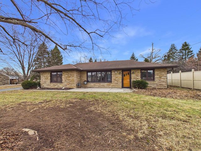 W180N8607 Town Hall ROAD, Menomonee Falls, WI 53051