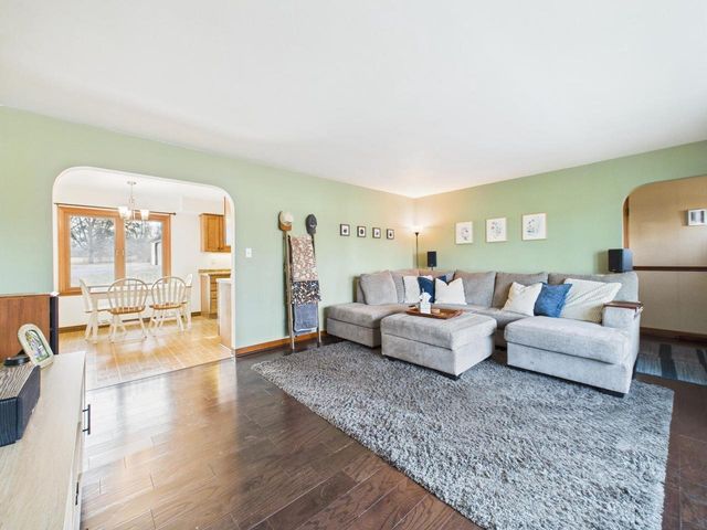 W180N8607 Town Hall ROAD, Menomonee Falls, WI 53051