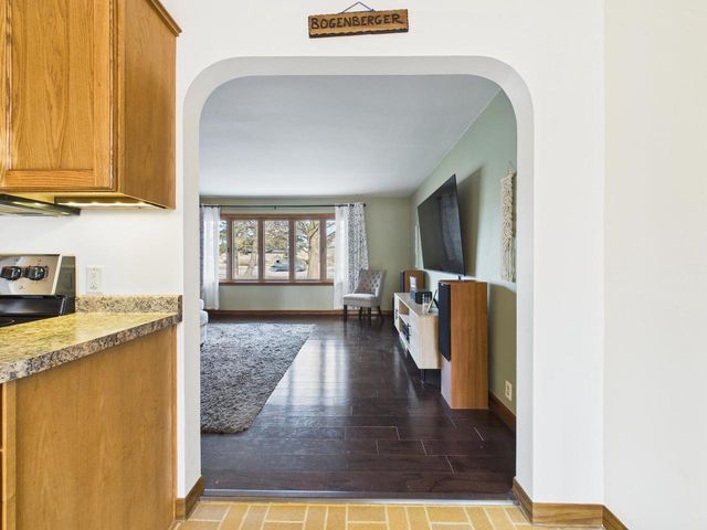 W180N8607 Town Hall ROAD, Menomonee Falls, WI 53051