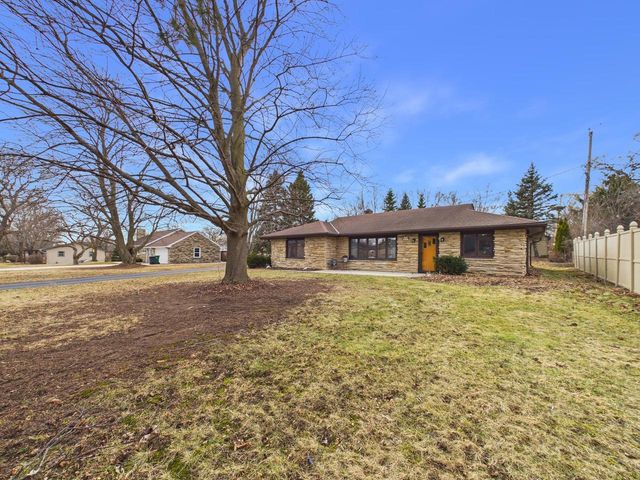 W180N8607 Town Hall ROAD, Menomonee Falls, WI 53051