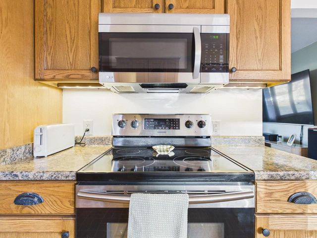 W180N8607 Town Hall ROAD, Menomonee Falls, WI 53051