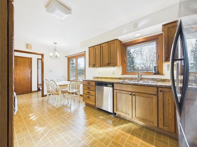 W180N8607 Town Hall ROAD, Menomonee Falls, WI 53051