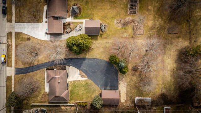 W180N8607 Town Hall ROAD, Menomonee Falls, WI 53051