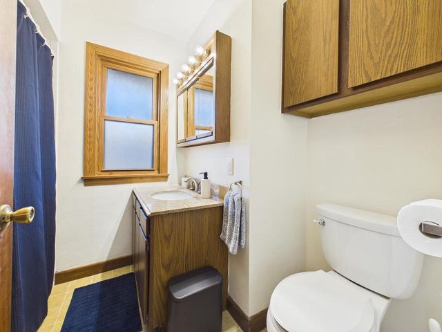 W180N8607 Town Hall ROAD, Menomonee Falls, WI 53051