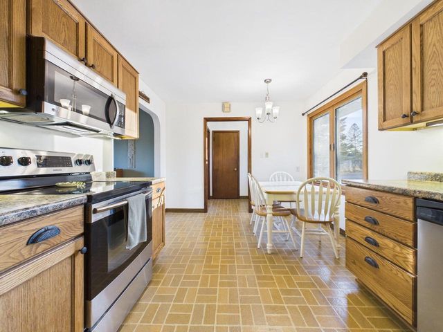 W180N8607 Town Hall ROAD, Menomonee Falls, WI 53051