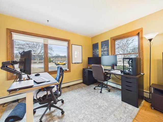 W180N8607 Town Hall ROAD, Menomonee Falls, WI 53051