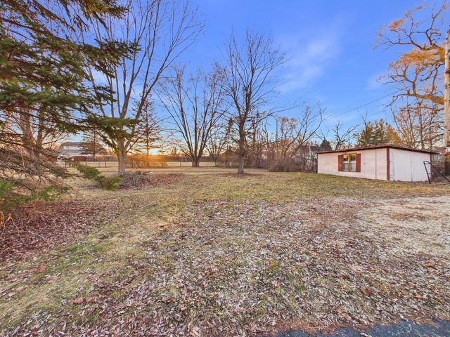 W180N8607 Town Hall ROAD, Menomonee Falls, WI 53051