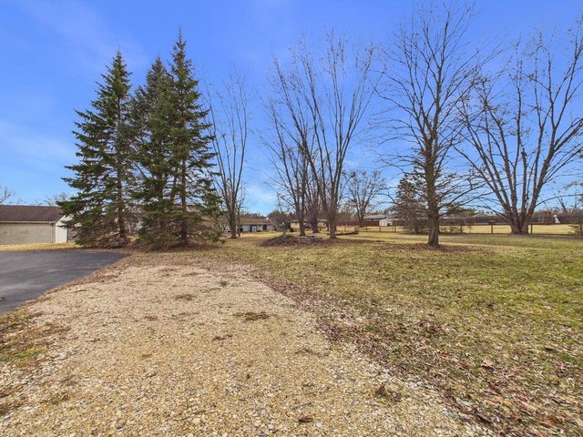 W180N8607 Town Hall ROAD, Menomonee Falls, WI 53051