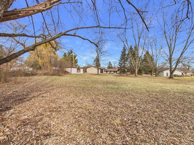 W180N8607 Town Hall ROAD, Menomonee Falls, WI 53051