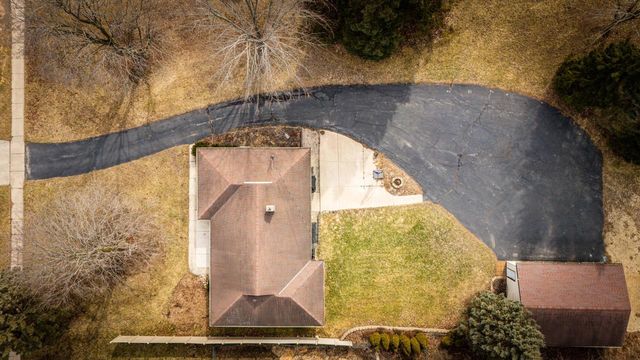 W180N8607 Town Hall ROAD, Menomonee Falls, WI 53051