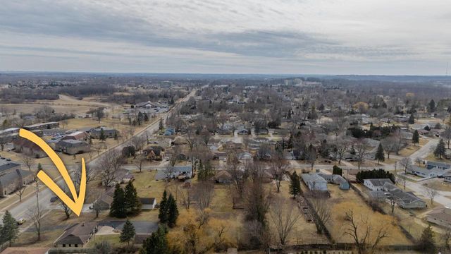 W180N8607 Town Hall ROAD, Menomonee Falls, WI 53051