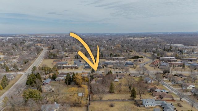 W180N8607 Town Hall ROAD, Menomonee Falls, WI 53051