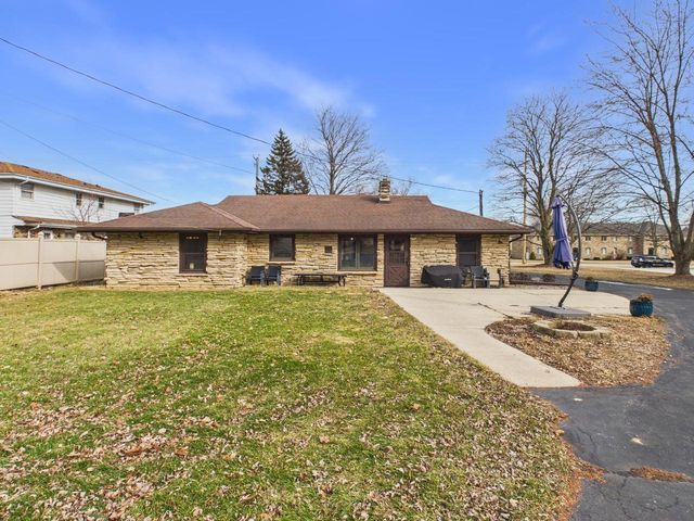 W180N8607 Town Hall ROAD, Menomonee Falls, WI 53051