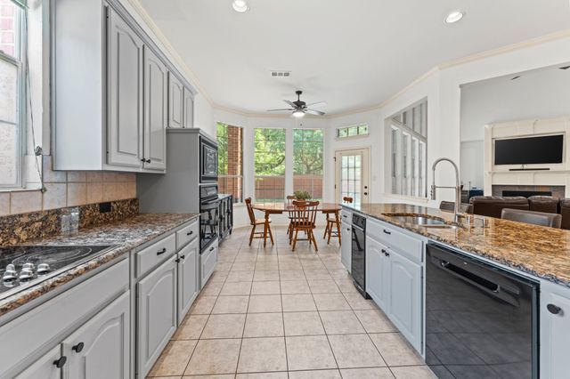 2001 Fleming Drive, Mckinney, TX 75072