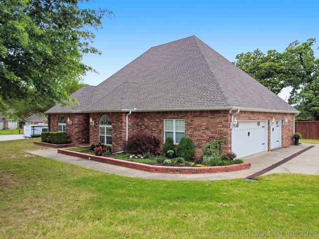 1706 Kings Road, Okmulgee, OK 74447