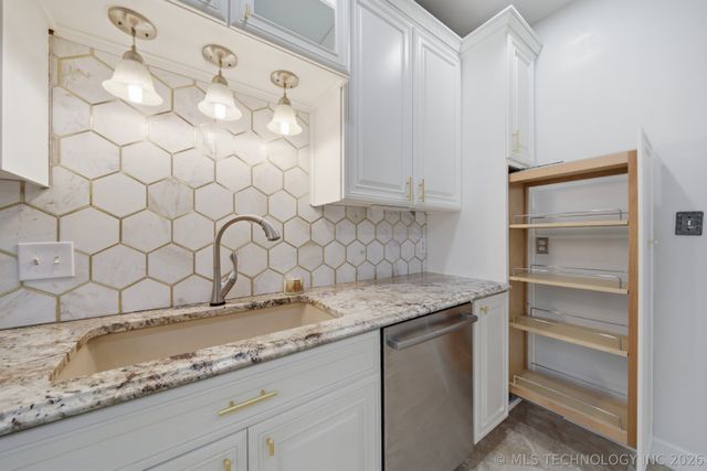 1706 Kings Road, Okmulgee, OK 74447