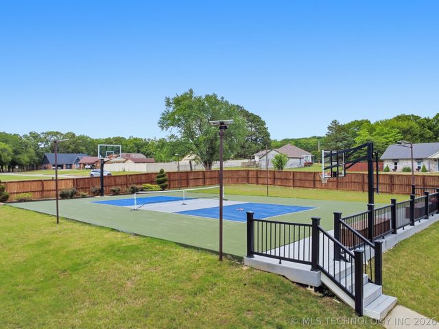 1706 Kings Road, Okmulgee, OK 74447