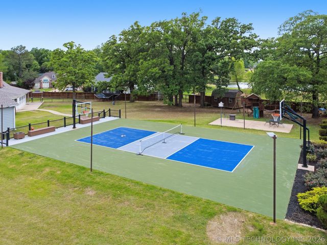 1706 Kings Road, Okmulgee, OK 74447