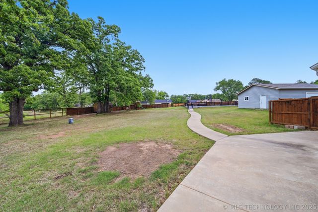 1706 Kings Road, Okmulgee, OK 74447