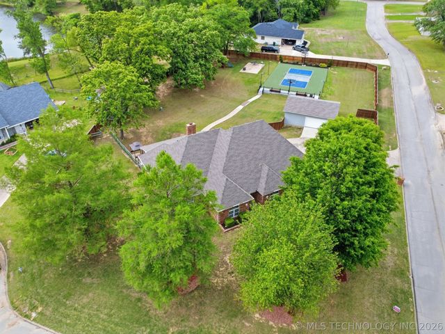 1706 Kings Road, Okmulgee, OK 74447