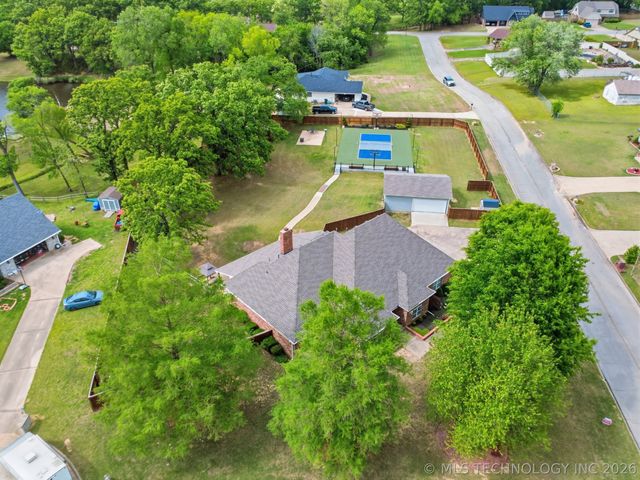 1706 Kings Road, Okmulgee, OK 74447