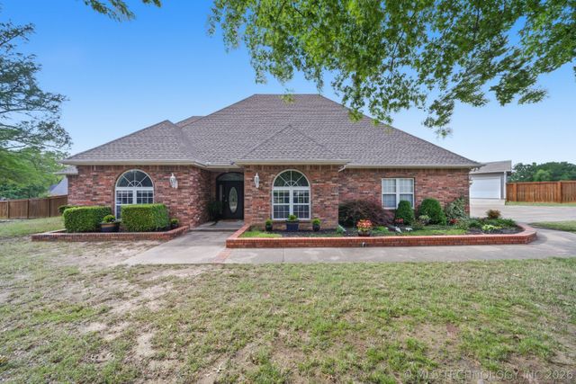 1706 Kings Road, Okmulgee, OK 74447