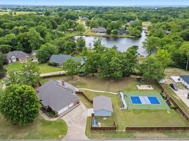 1706 Kings Road, Okmulgee, OK 74447