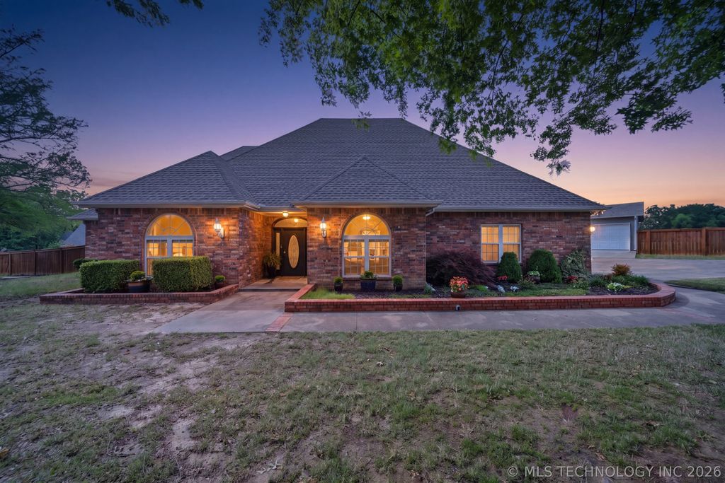1706 Kings Road, Okmulgee, OK 74447