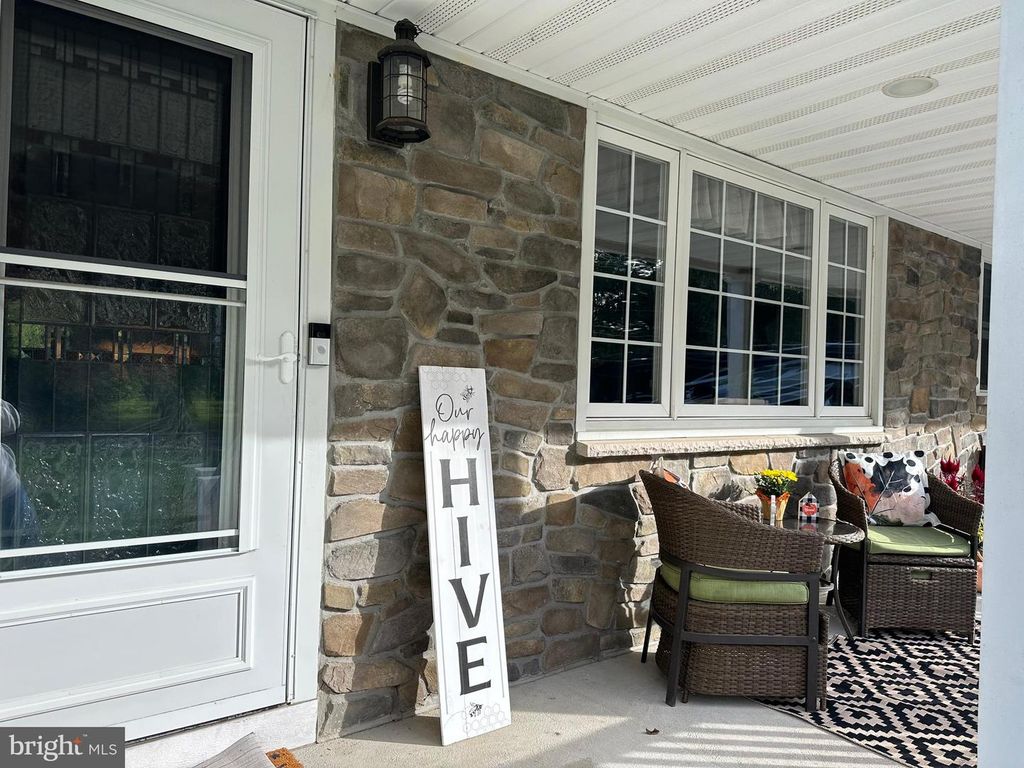 264 EDGEBROOK RD, Robbinsville, NJ 08691
