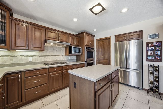 130 Woodland Court, Robins, IA 52328