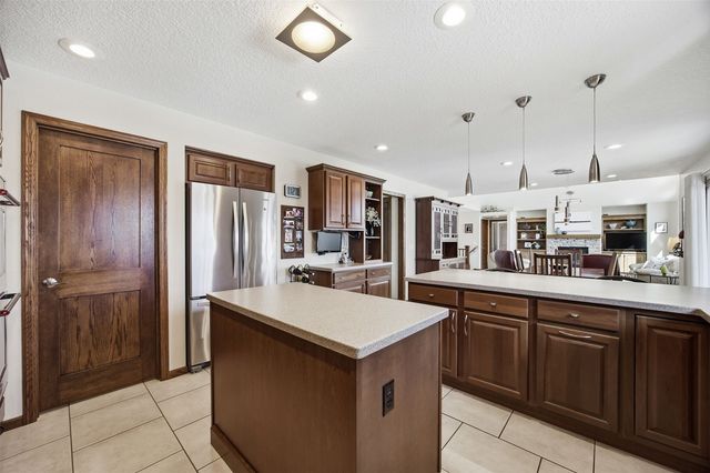 130 Woodland Court, Robins, IA 52328