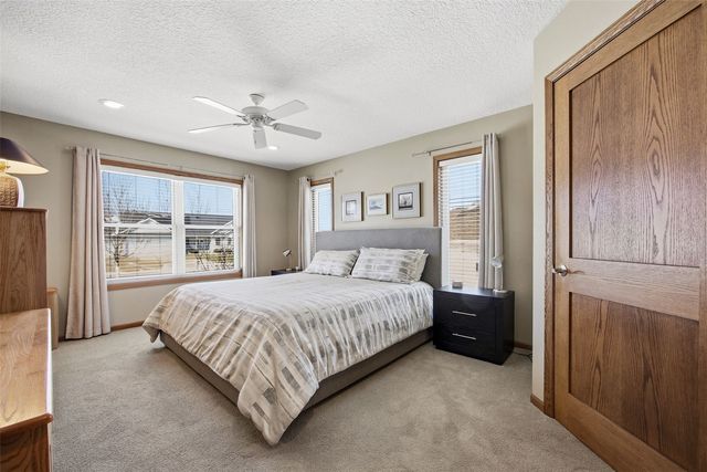 130 Woodland Court, Robins, IA 52328