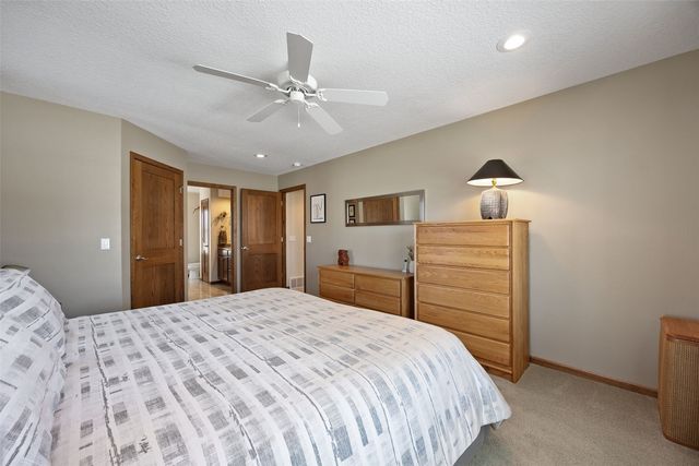 130 Woodland Court, Robins, IA 52328