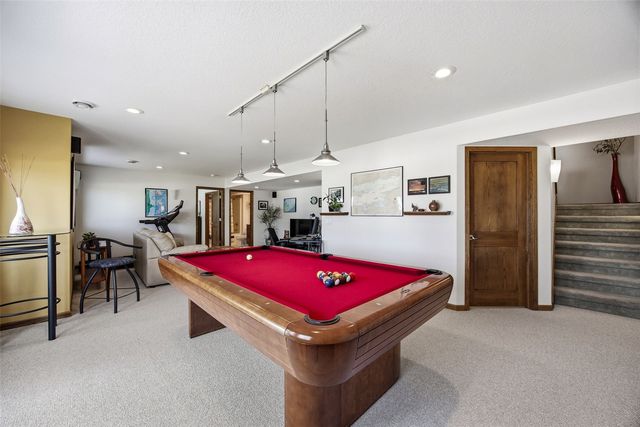 130 Woodland Court, Robins, IA 52328