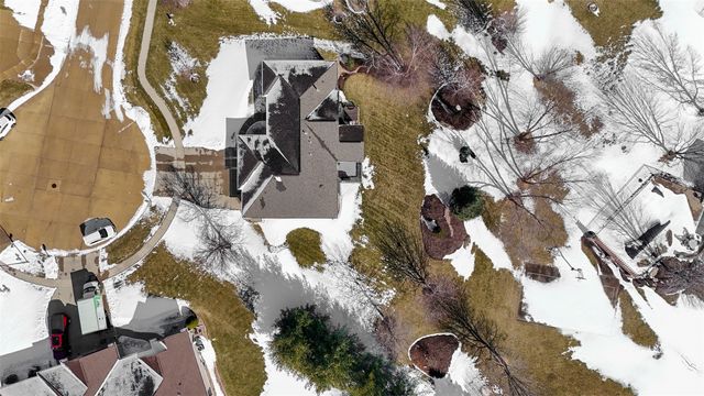 130 Woodland Court, Robins, IA 52328