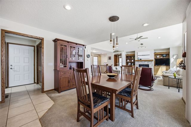 130 Woodland Court, Robins, IA 52328