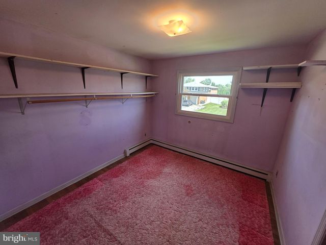 1215 IPSWICH DR, Wilmington, DE 19808