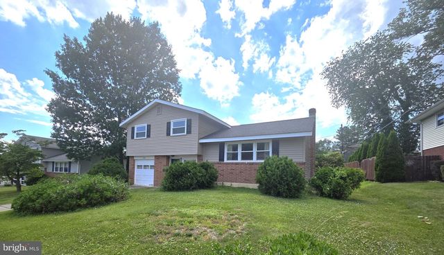 1215 IPSWICH DR, Wilmington, DE 19808