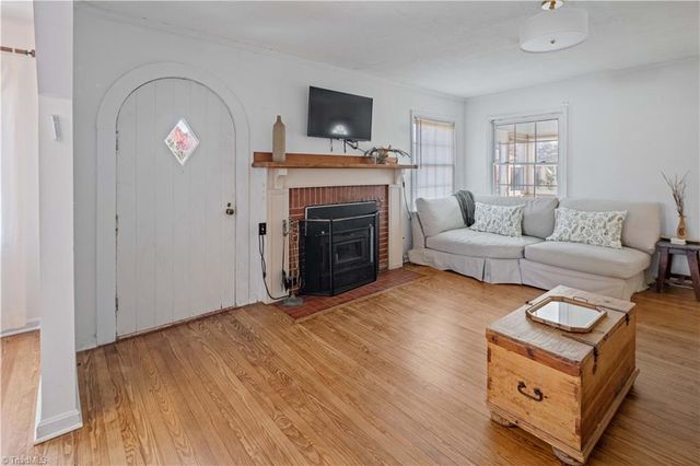 624 52 E ByPass, Pilot Mountain, NC 27041