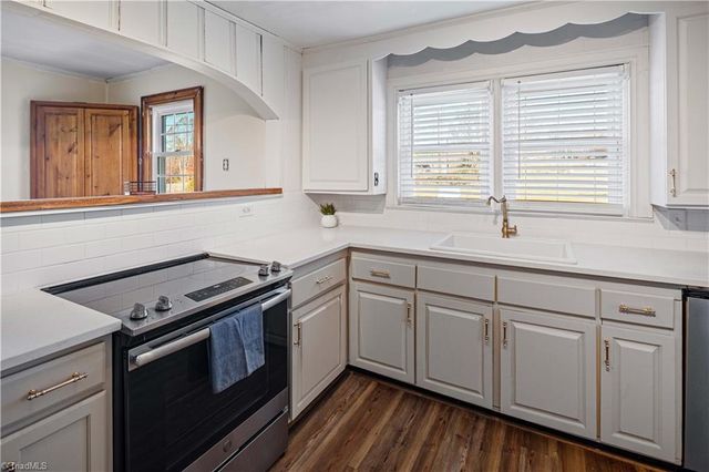 624 52 E ByPass, Pilot Mountain, NC 27041