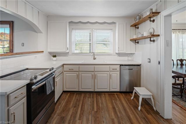 624 52 E ByPass, Pilot Mountain, NC 27041