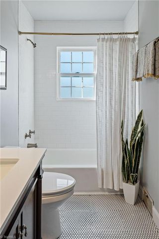 624 52 E ByPass, Pilot Mountain, NC 27041