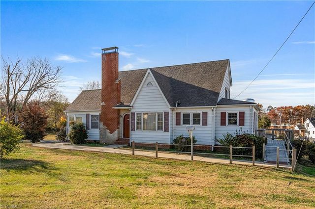 624 52 E ByPass, Pilot Mountain, NC 27041